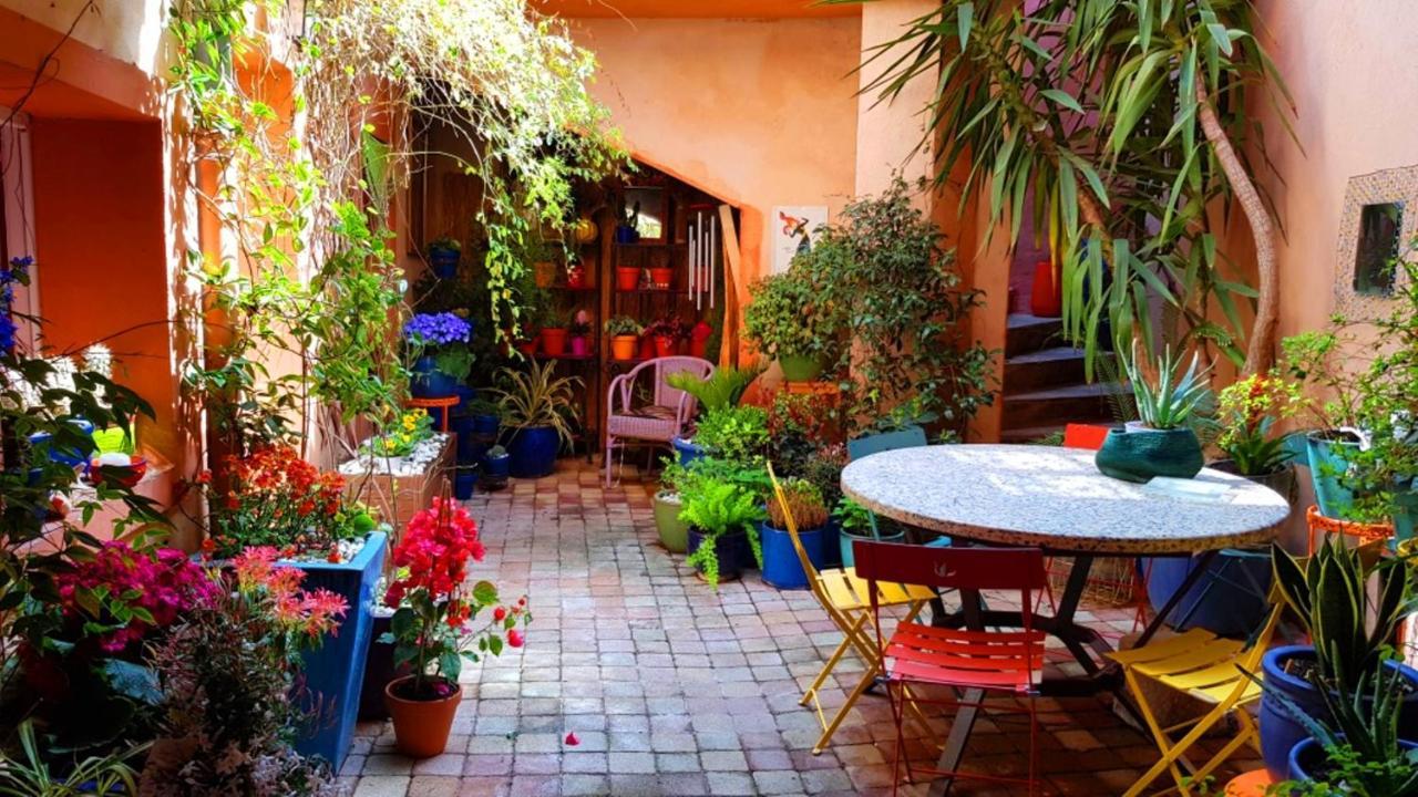 Petit Patio En Centre Ville Nîmes Exteriör bild